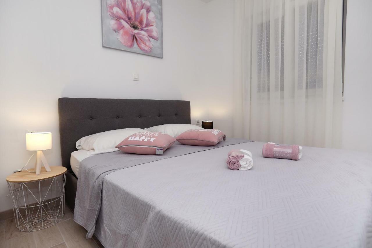Apartment Little Marijeta Trogir Kültér fotó